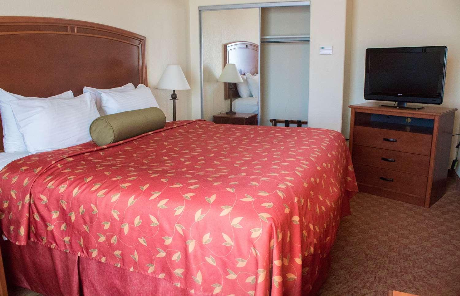 Best Western Plus San Antonio East Inn & Suites Zewnętrze zdjęcie